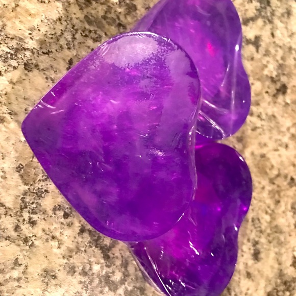 Handmade heart ❤️ shaped Wild berries and Cucumber melon scented bar soaps! - Picture 6 of 8